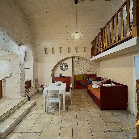 More Apartments The Castle Bari Luaran gambar
