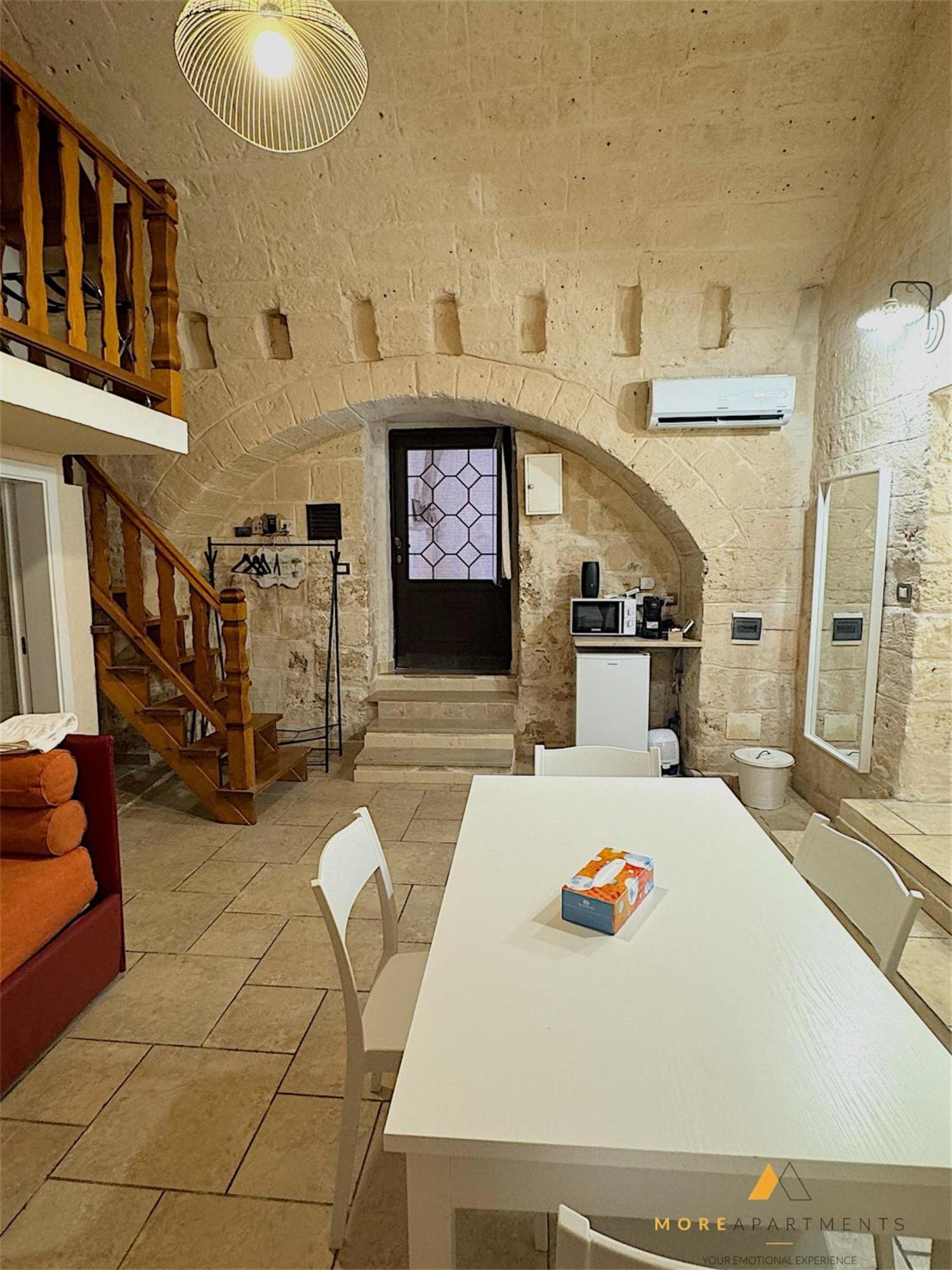More Apartments The Castle Bari Luaran gambar